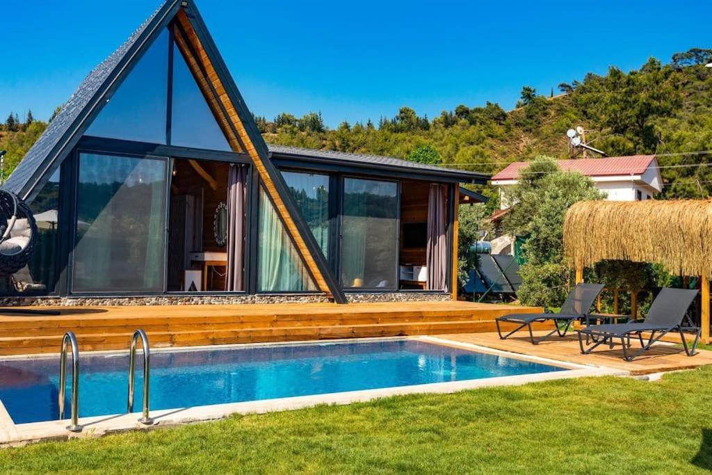 Villa Zeytin Havuzlu Jakuzili Fethiye Bagian luar foto